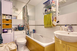 En-Suite- click for photo gallery